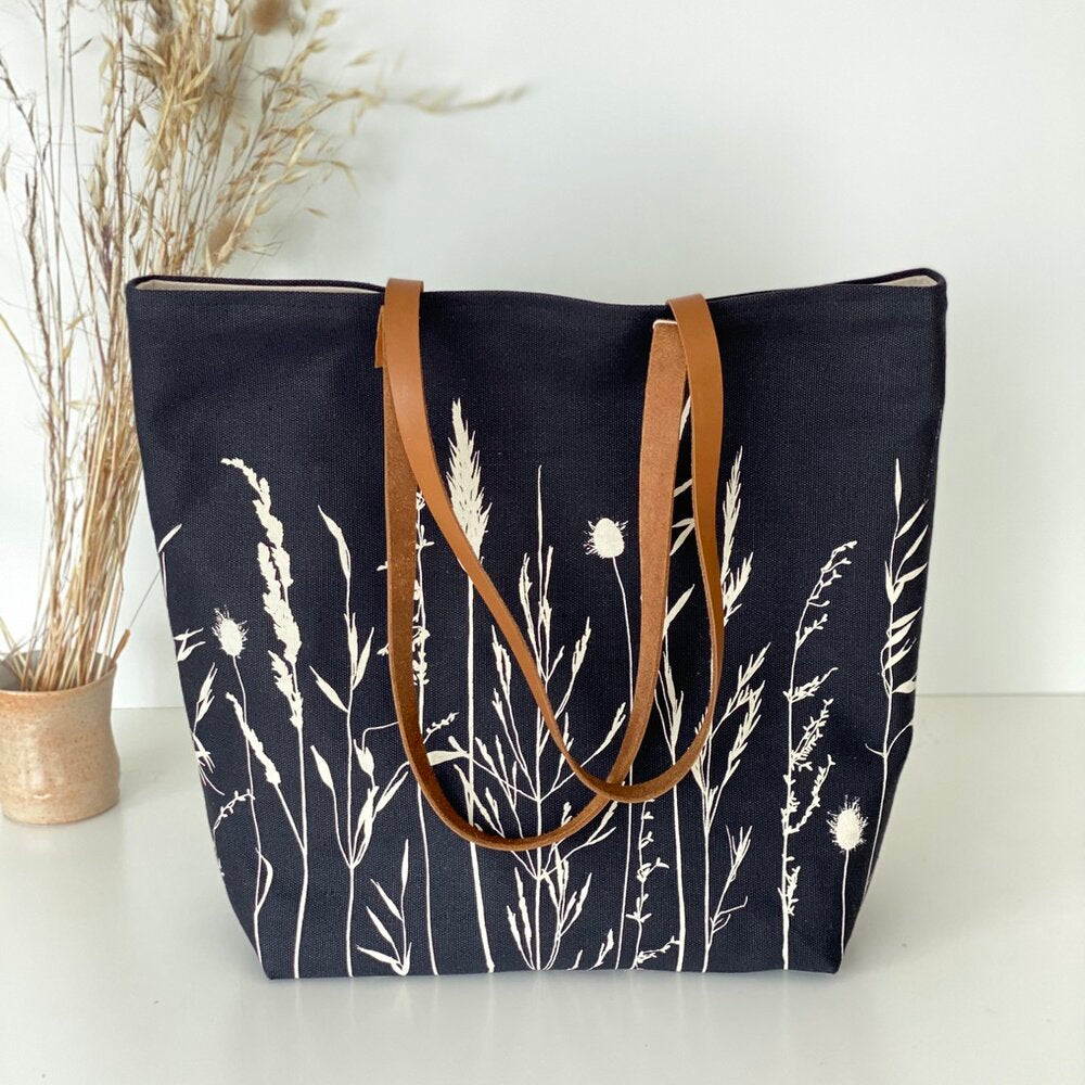 One Thousand Lines Coastal Grass Large Tote - Black