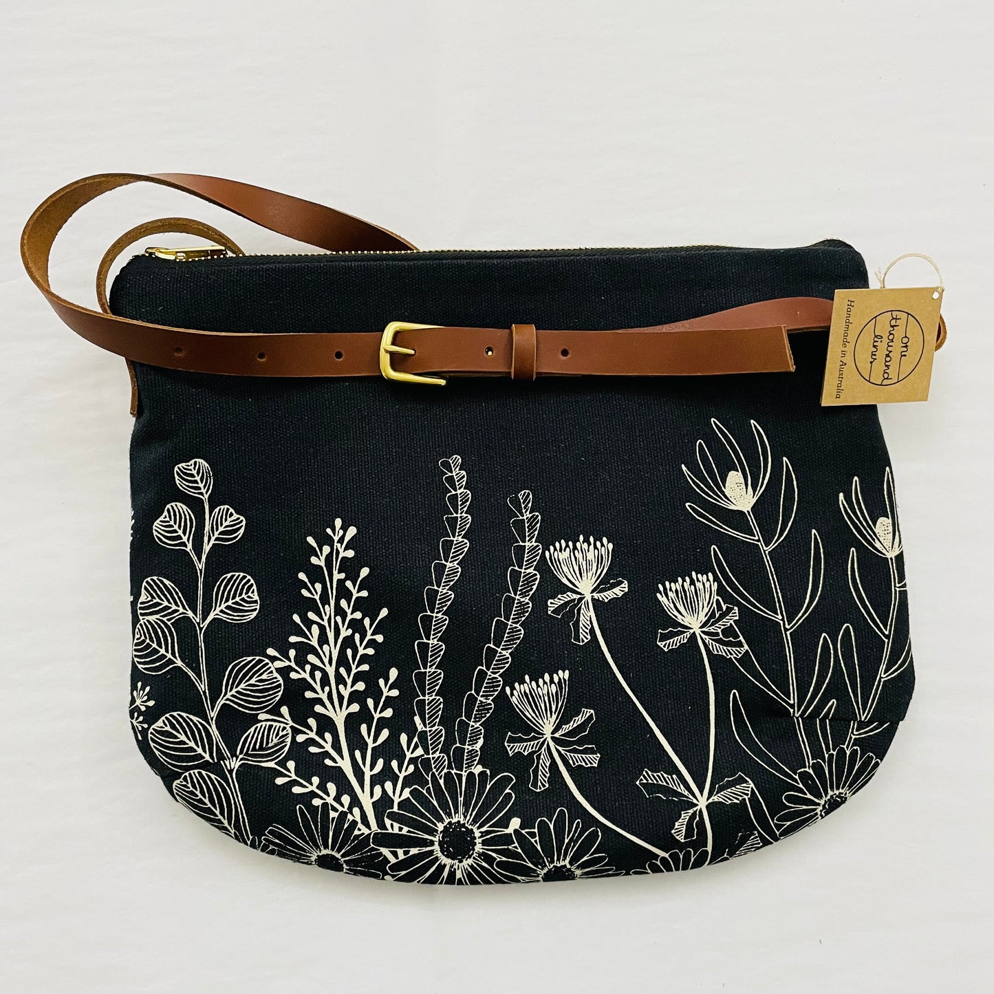 One Thousand Lines Daisies Shoulder Bag - Black