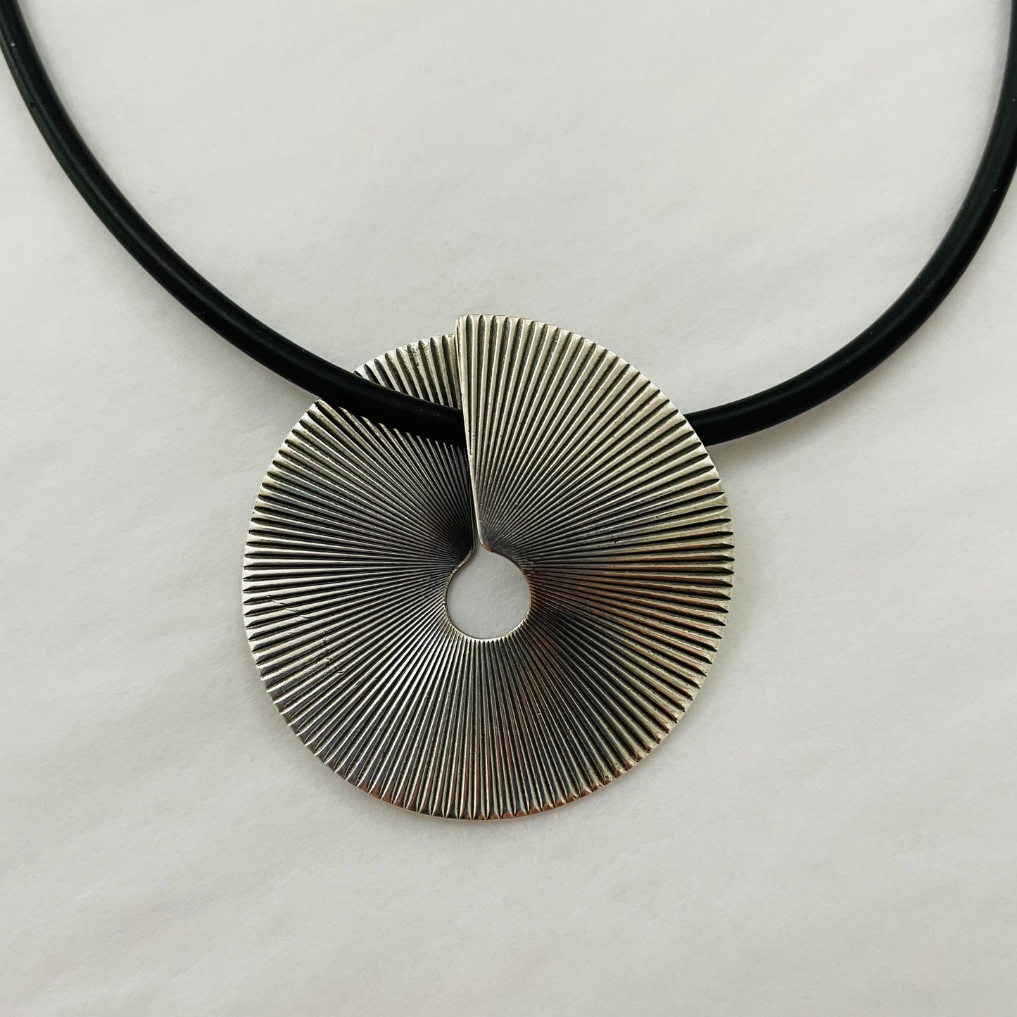 Calypso Flash Necklace - Silver Spiral