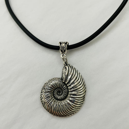 Calypso Flash Necklace - Seashell