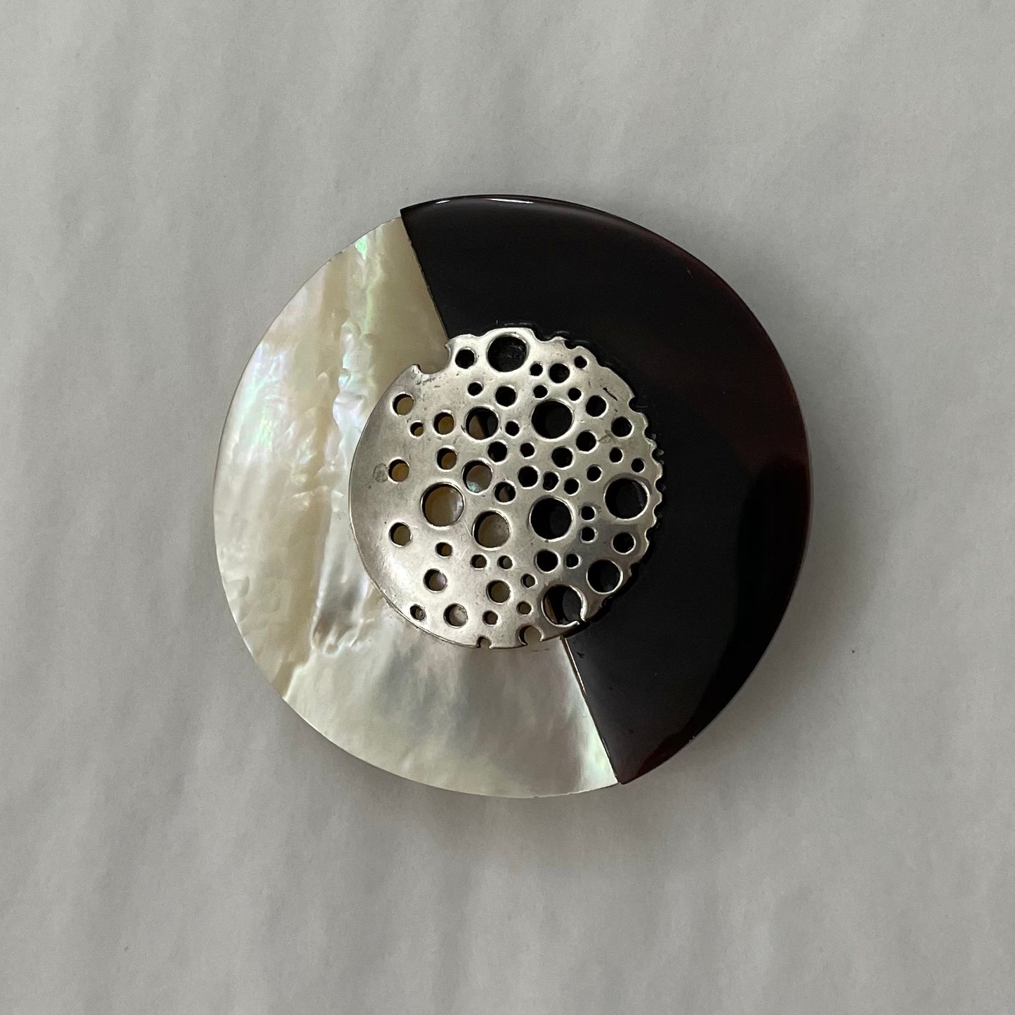 Calypso Flash Brooch - Shell and Pewter