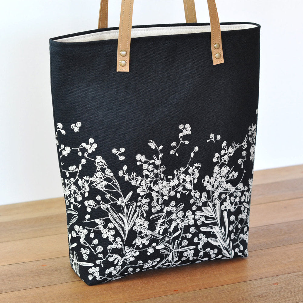 One Thousand Lines Pods Tote - Black