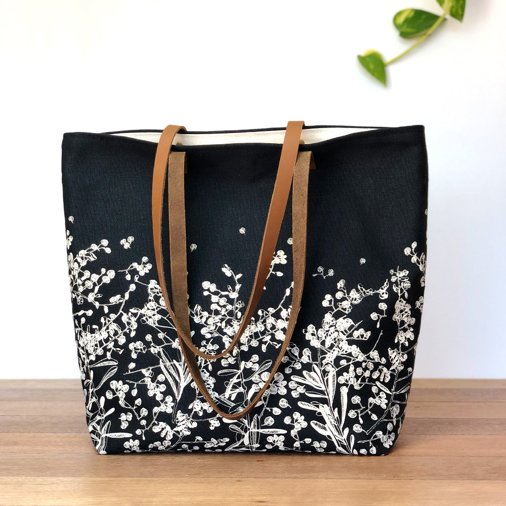 One Thousand Lines Pods Large Tote - Black