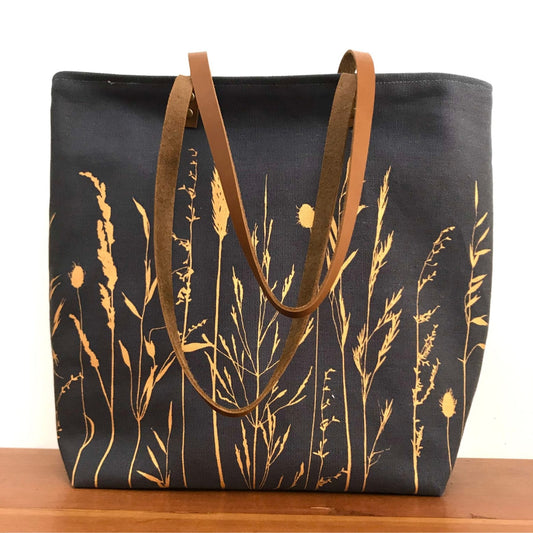 One Thousand Lines Coastal Grass Large Tote - Gold/Black